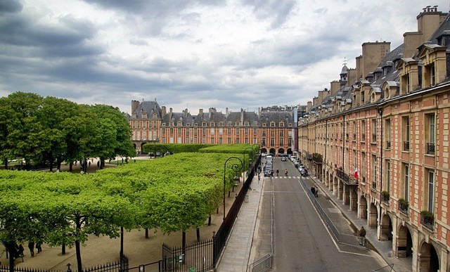 Place Des Vosges A Parigi Storia E Curiosita