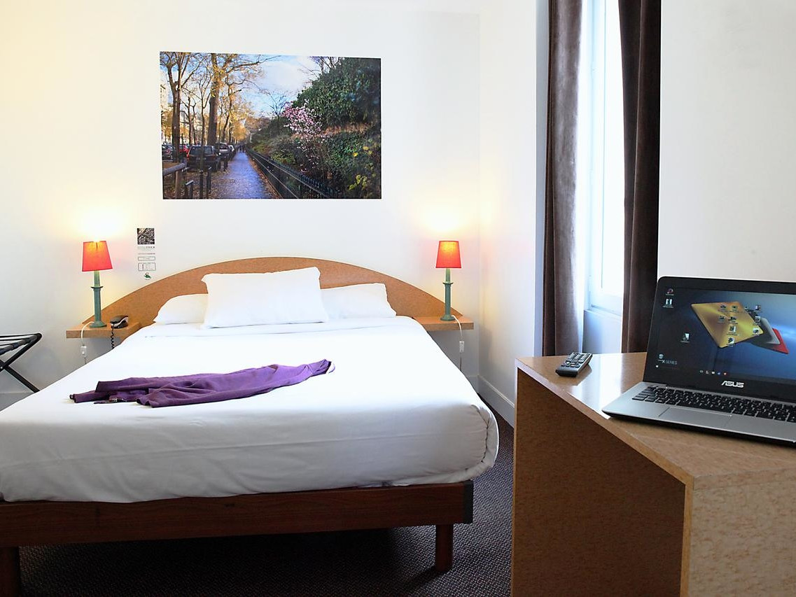 Hotel de la Tour 2* Parigi