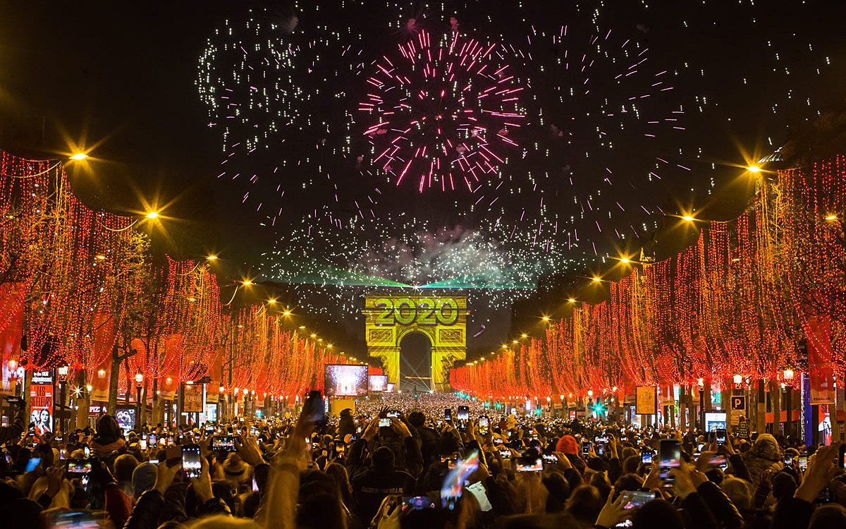 FESTEGGIAMENTI DI CAPODANNO SUGLI CHAMPS-ELYSÉES copyright Mairie de Paris