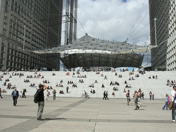 Gradinate Grande Arca della Défense - © photo via pixabay.com