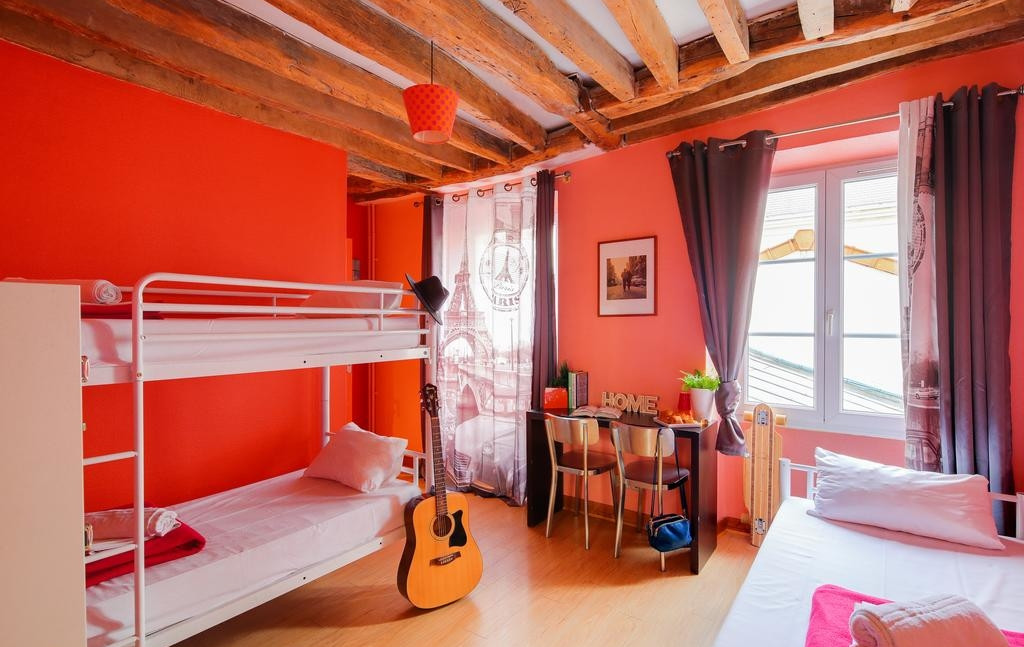 Ostello Le Village Montmartre Parigi