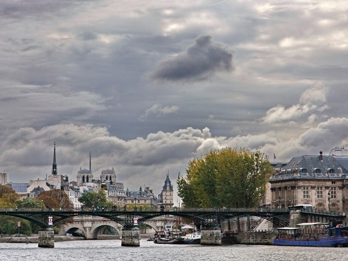 Quais de Seine - Photo by Christophe Mouton ©