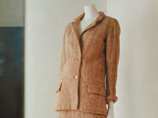Tailleur Entre 1927 et 1929 Tweed de laine chiné brun et écru Paris, Patrimoine de CHANEL © Julien T. Hamon