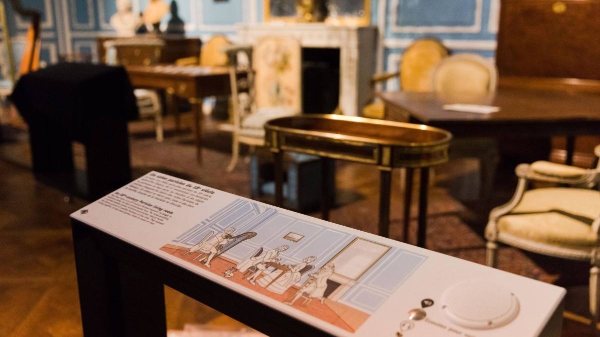 Lutrin d'accessibilité universelle © Jean-Baptiste Gurliat / Ville de Paris