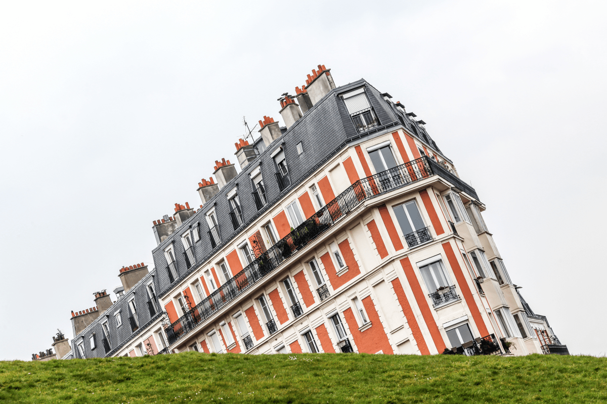 CASA STORTA A MONTMARTRE - Canva