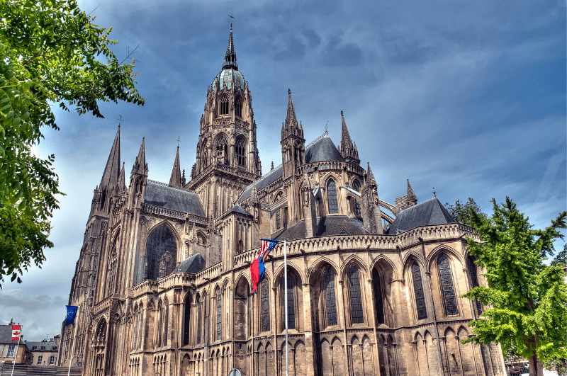 Cathédrale Notre-Dame de Bayeux © Canva