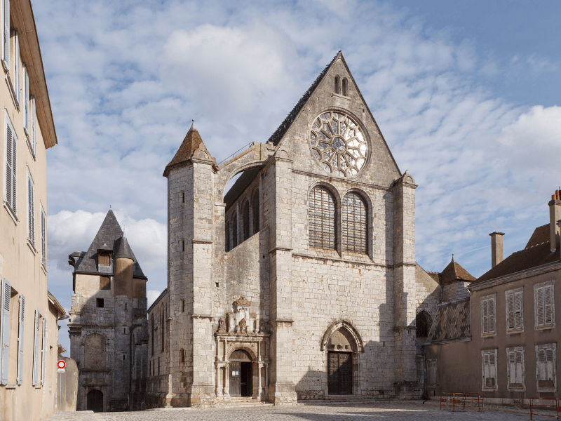 Église Saint-Aignan Chartres © Canva