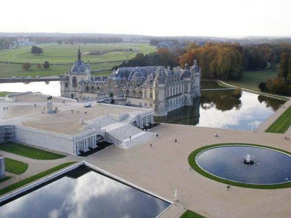 Chateau de Chantilly - Photo by J.L. Aubert ©
