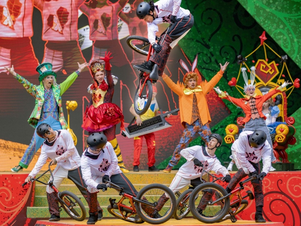 Spettacolo Alice e la Regina di Cuori © Disney