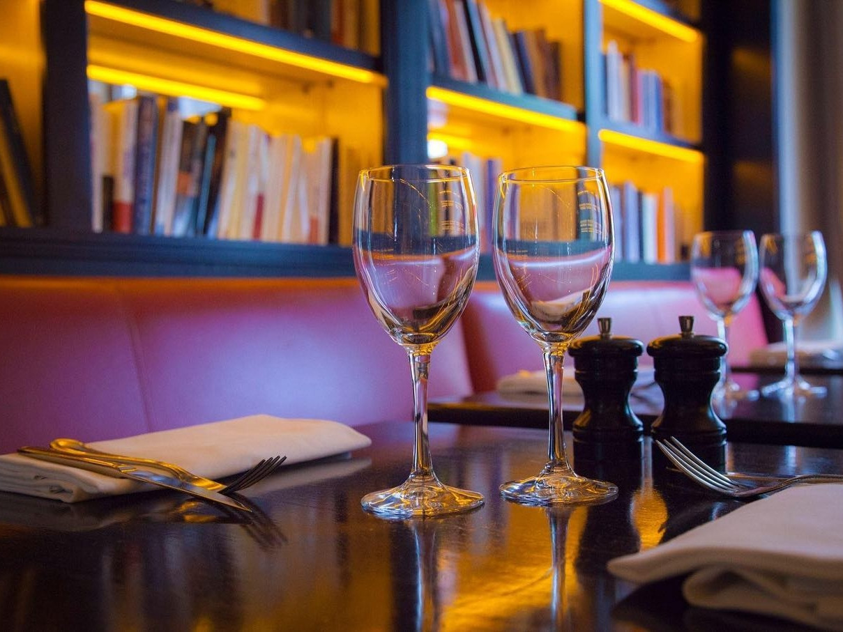 © Café Restaurant Les Éditeurs