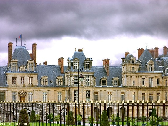 Le cour d'honneur - Fontainebleau
