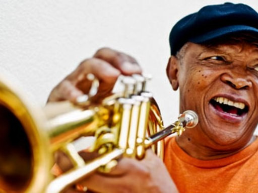 Hugh Masekela jazzista africano