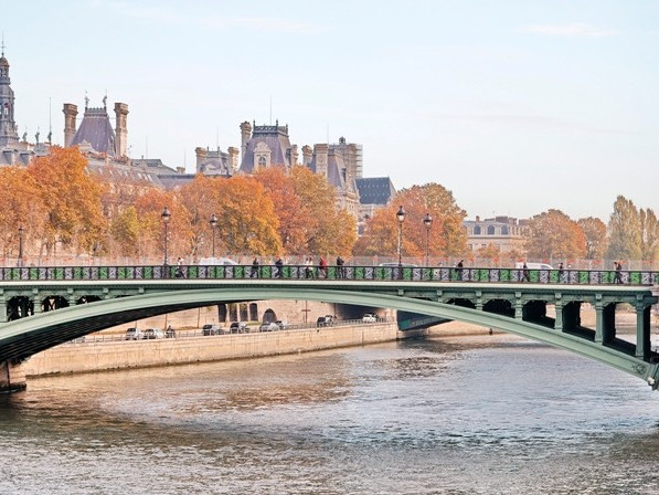 Quais de Seine - Photo by Christophe Mouton ©
