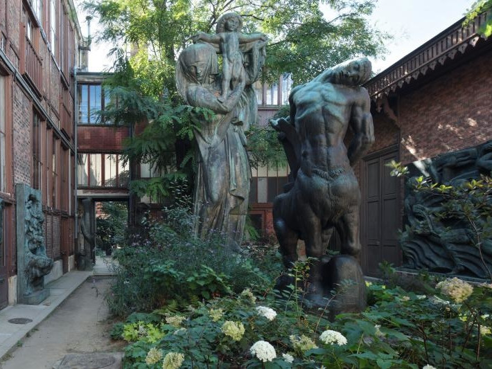 © Benoît Fougeirol / Terra Luna