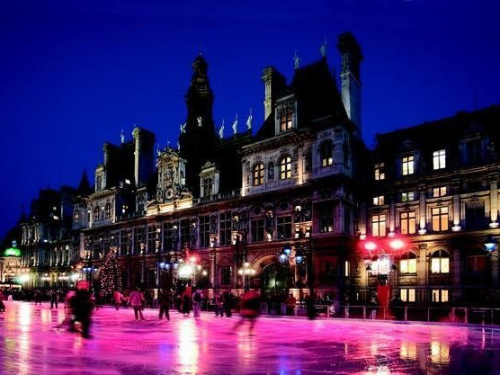 Pista di pattinaggio presso l’Hôtel de Ville