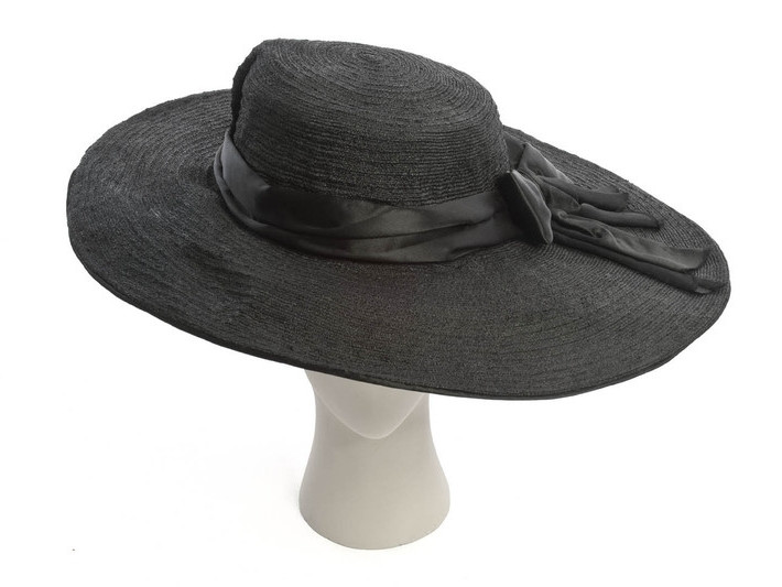 ©Paris, MAD / Jean Tholance Chanel , modiste, France, 1915-1920 Gabrielle Chanel , modiste,