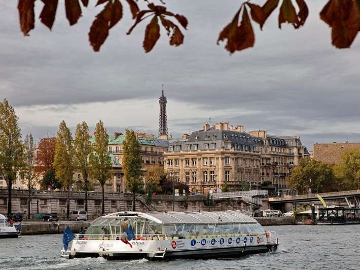 Quais de Seine - Photo by Christophe Mouton ©