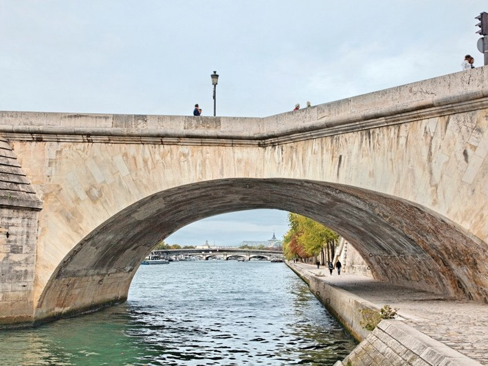 Quais de Seine - Photo by Christophe Mouton ©
