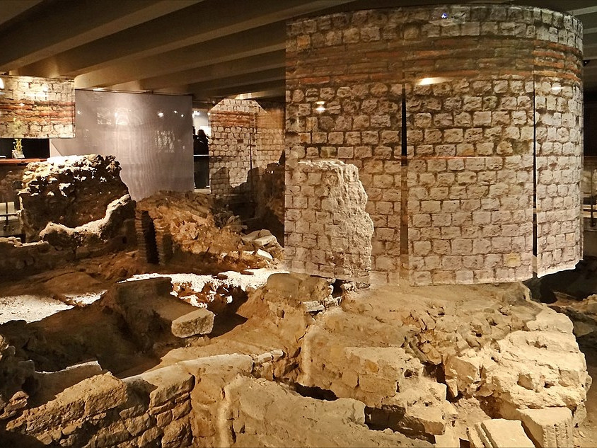 Cripta archeologica del sagrato di Notre Dame di Parigi &ndash; Storia, informazionisulla visita, orari e biglietti