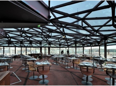 Ristorante Les Ombres di Parigi sulla terrazza del Quai Branly