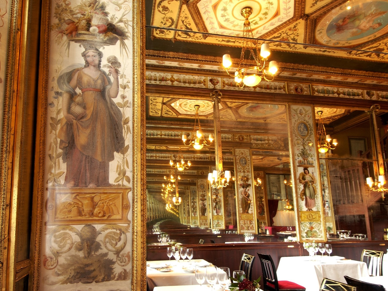 Le Grand Véfour: luogo e ristorante storico di Parigi