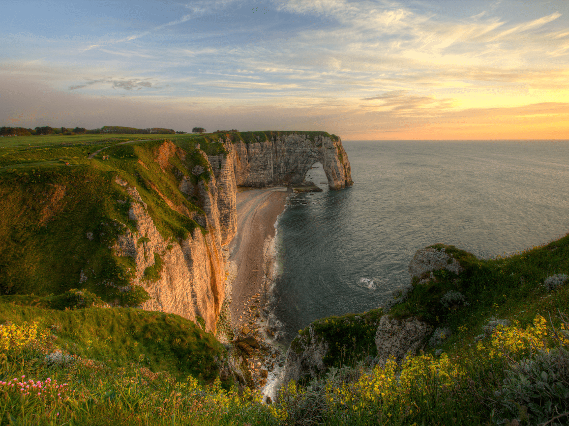 Étretat: cosa fare, cosa vedere e come raggiungerla