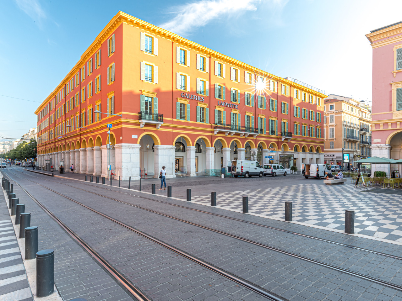 Le Galeries Lafayette di Nizza in Place Masséna