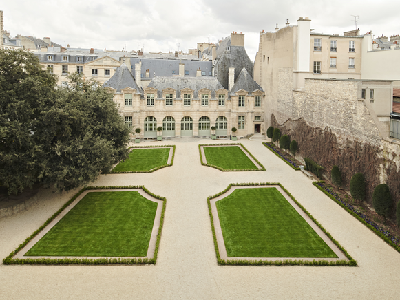 Hôtel de Sully: un piccolo gioiello nel cuore del Marais