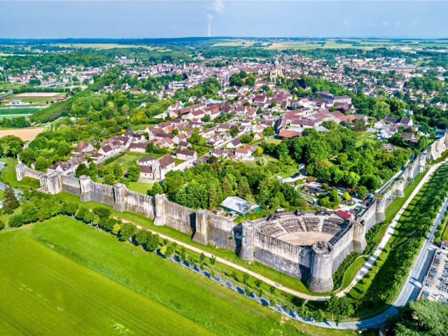 Passez le week-end au Moyen Âge. — Cité médiévale · Provins